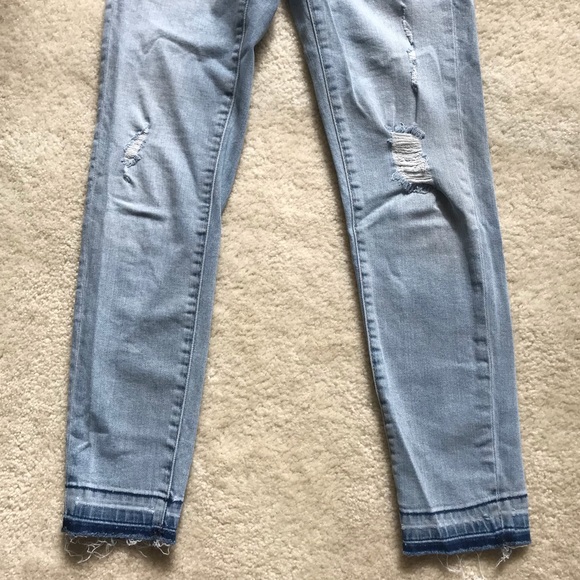 LOWEST Zara Light Wash Mid Rise Skinny Jeans - 4 - Picture 3 of 3